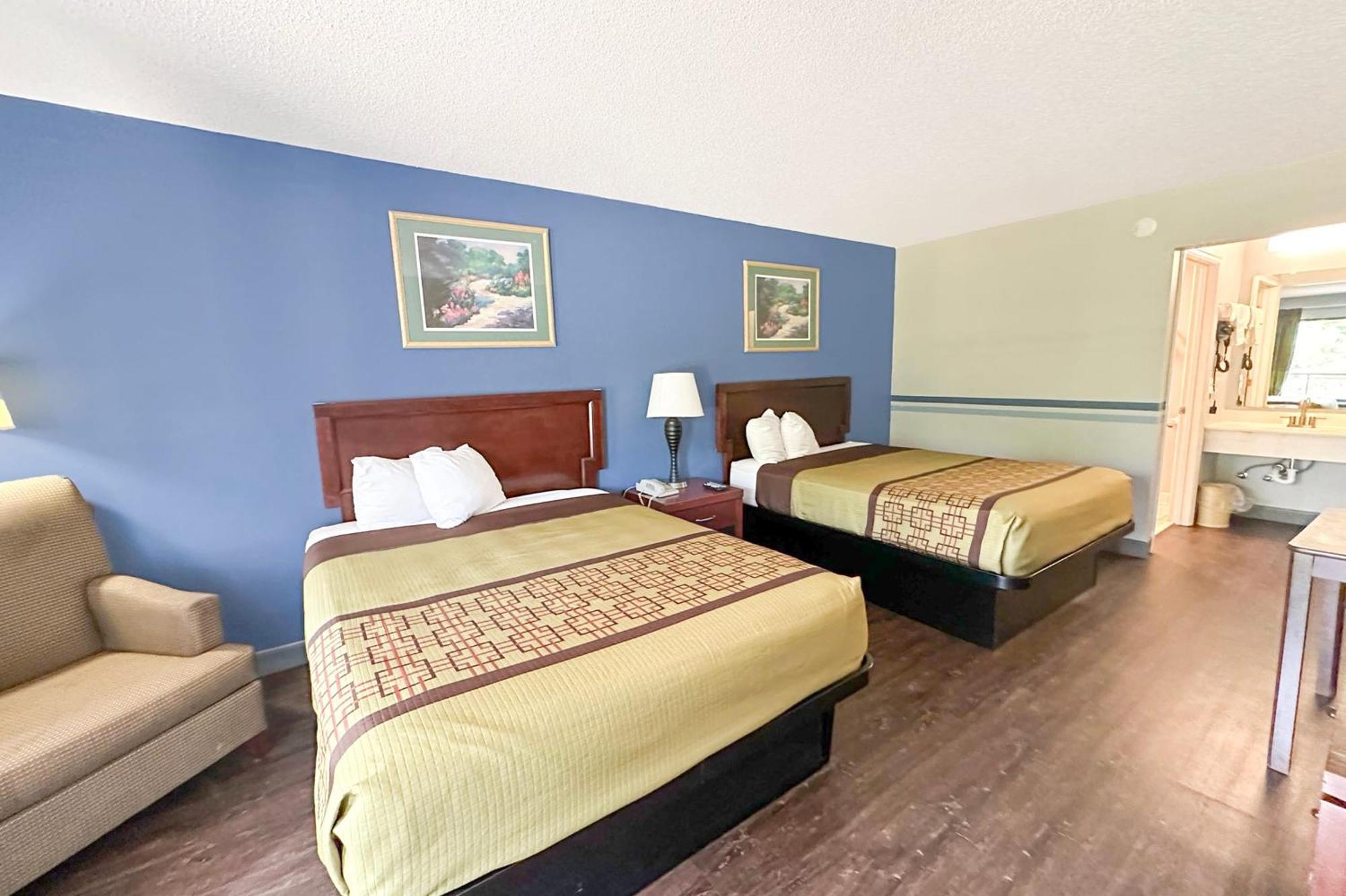 Executive Inn Ridgeway I-77 ภายนอก รูปภาพ