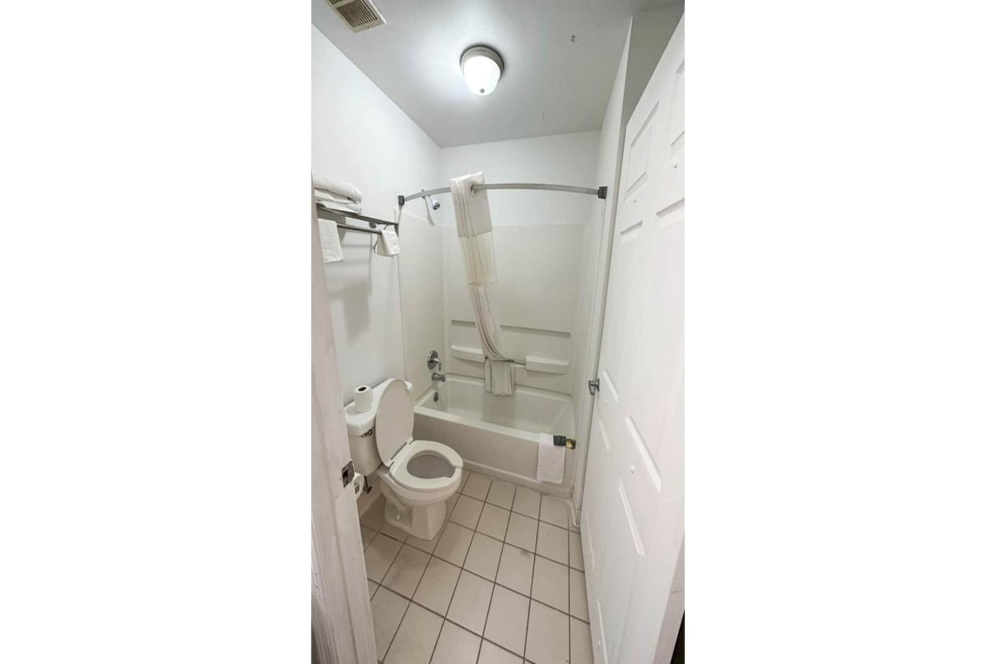 Executive Inn Ridgeway I-77 ภายนอก รูปภาพ