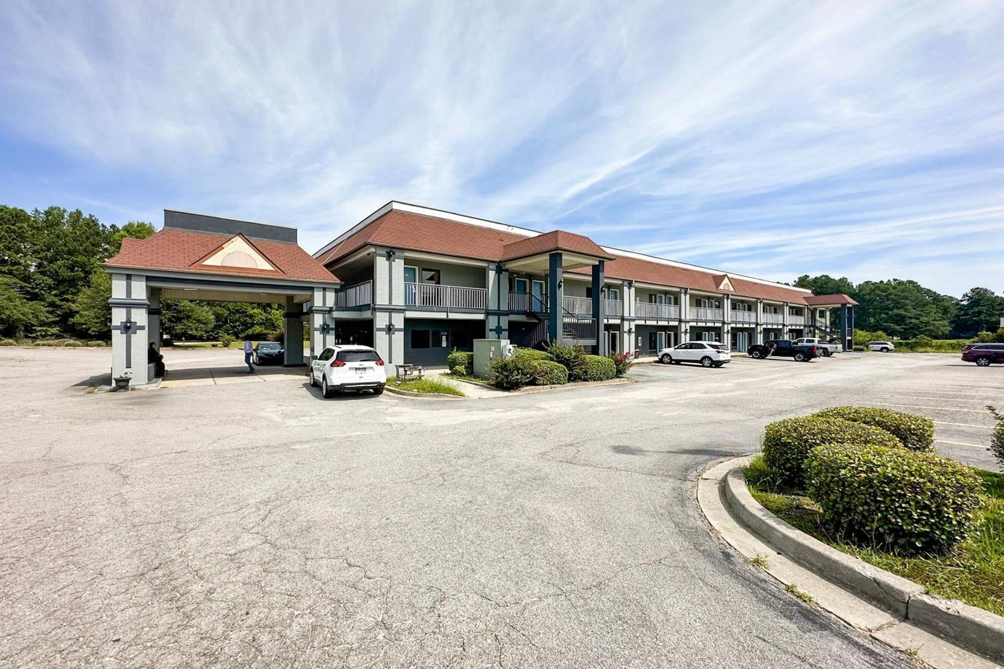 Executive Inn Ridgeway I-77 ภายนอก รูปภาพ