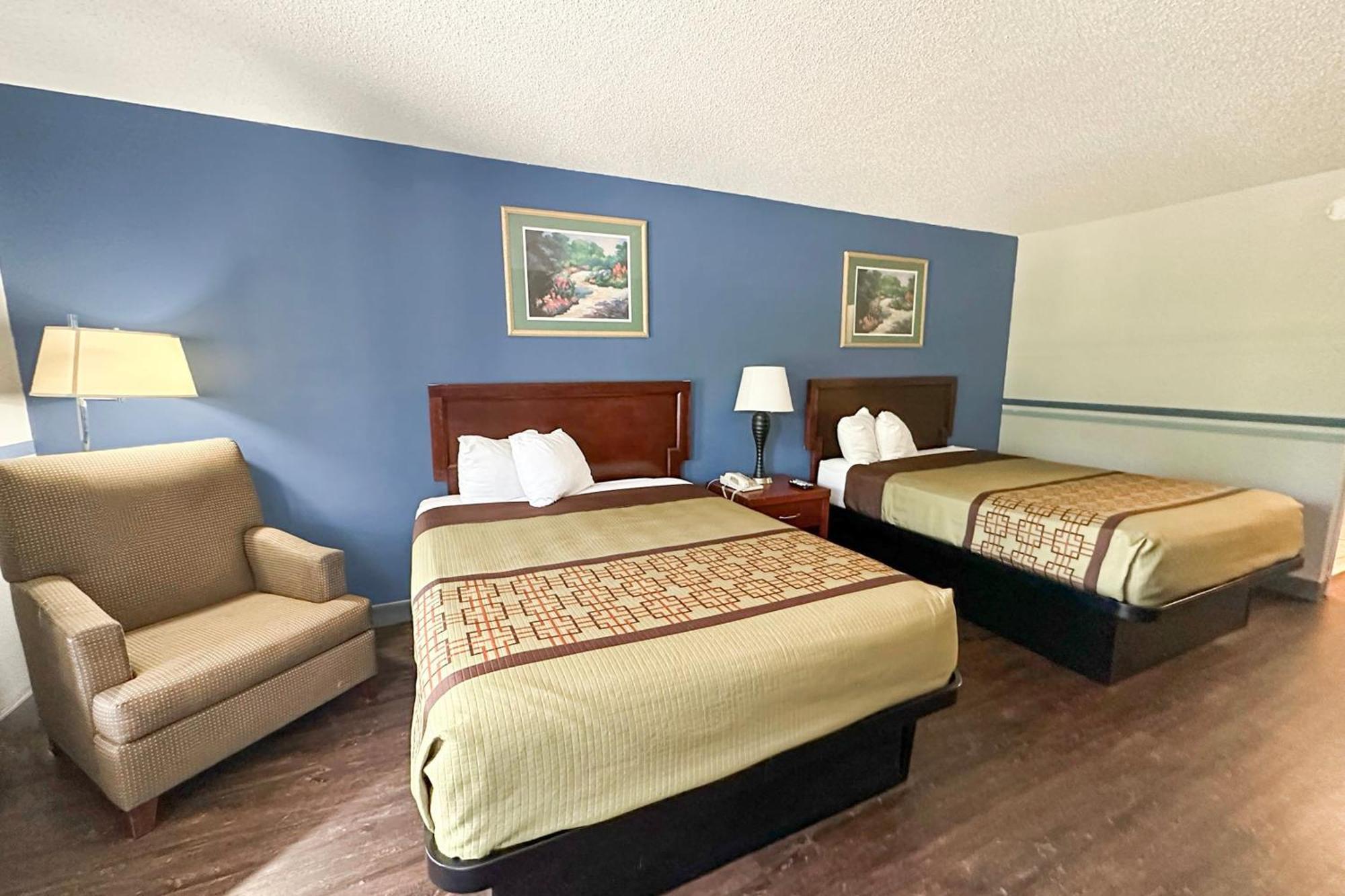Executive Inn Ridgeway I-77 ภายนอก รูปภาพ