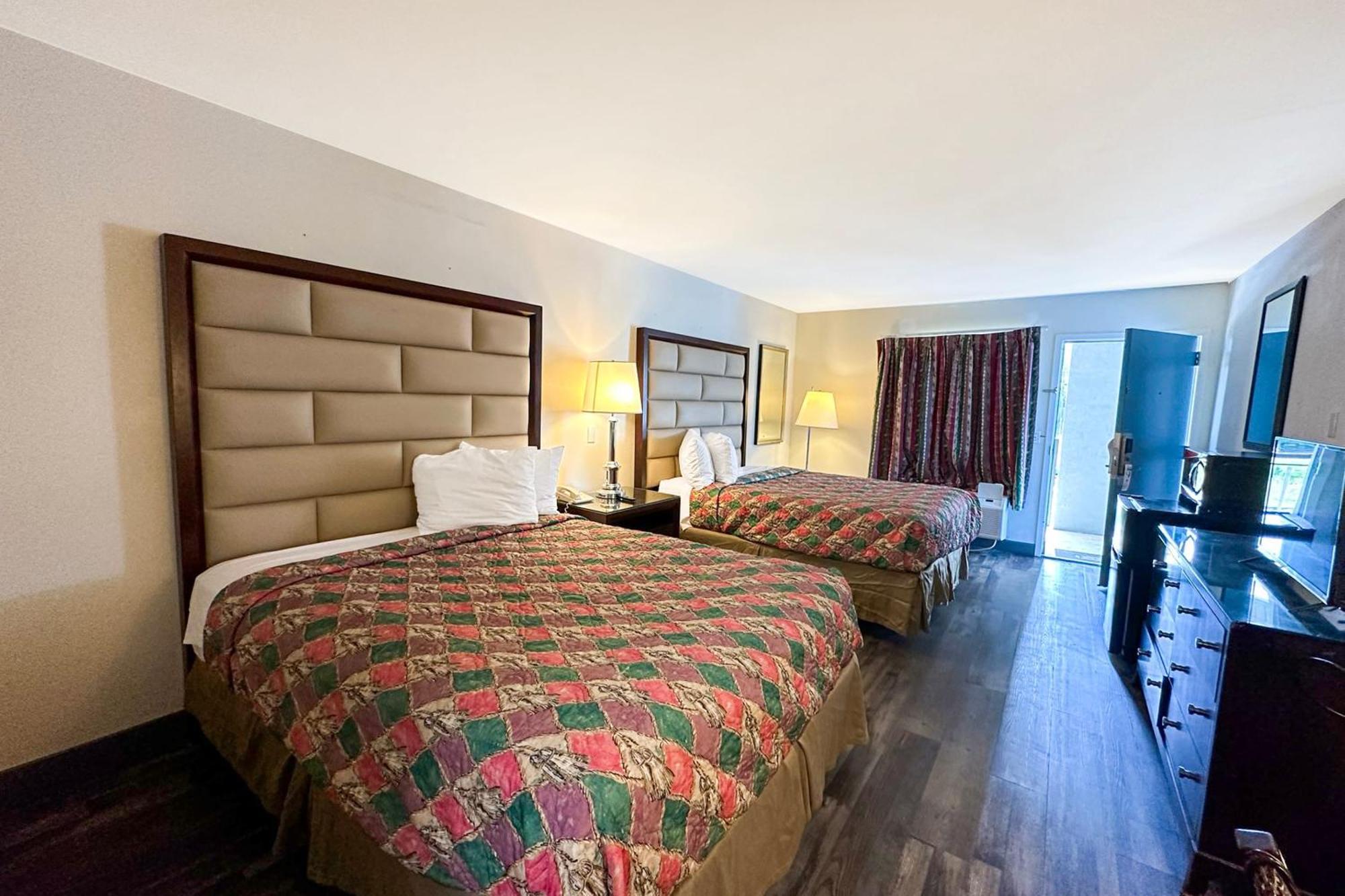Executive Inn Ridgeway I-77 ภายนอก รูปภาพ