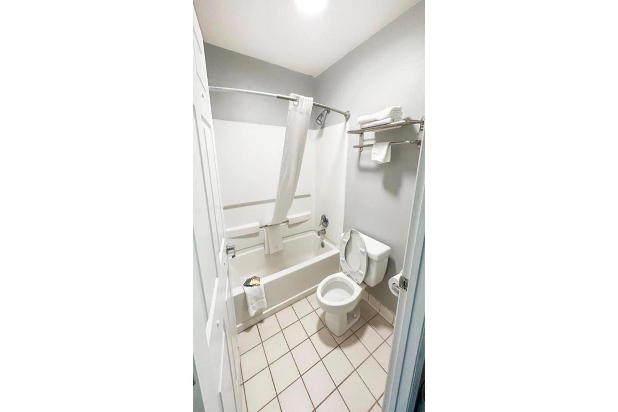 Executive Inn Ridgeway I-77 ภายนอก รูปภาพ