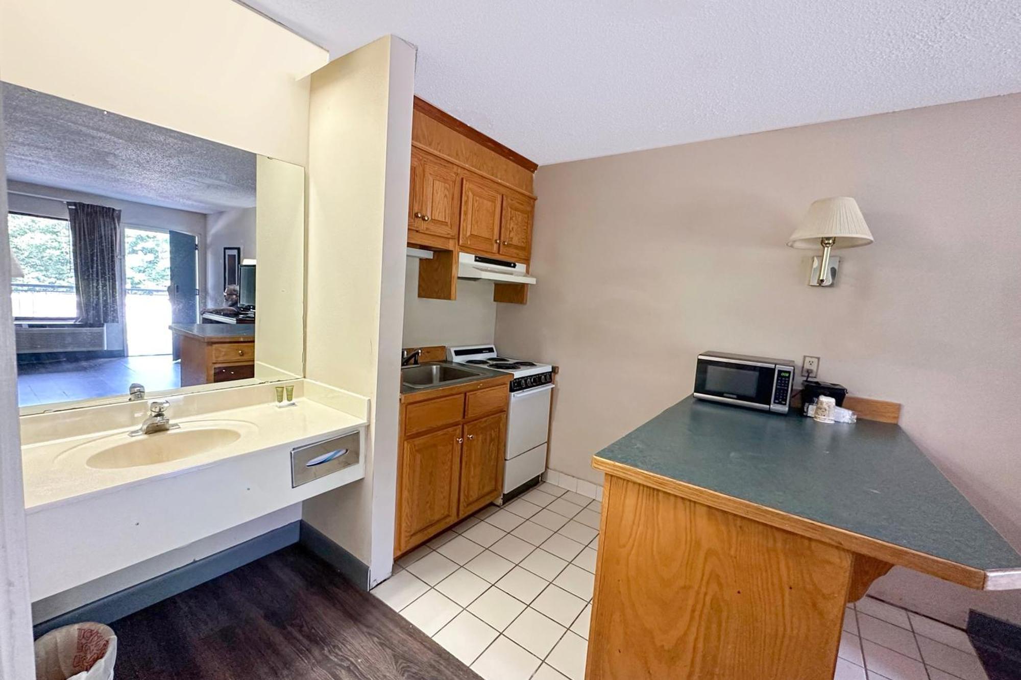 Executive Inn Ridgeway I-77 ภายนอก รูปภาพ